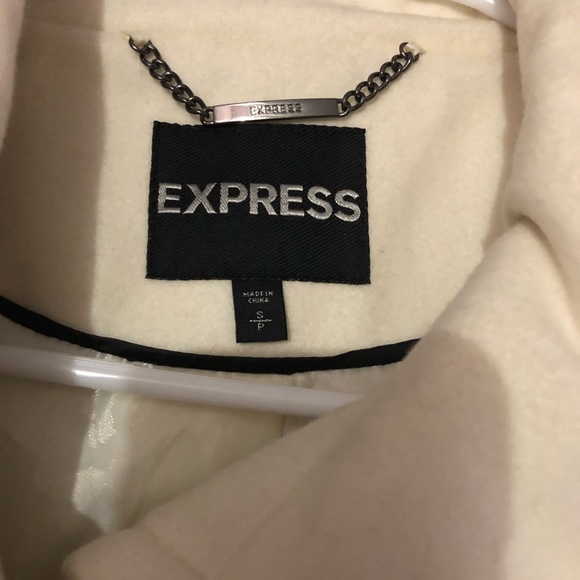 Gorgeous long ivory wool trench coat. - Picture 3 of 8